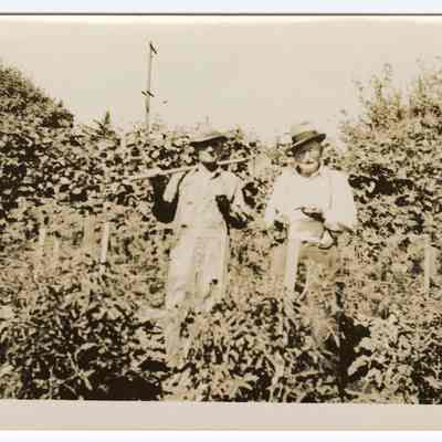 Photograph of George Vallier and Baxter Young, Springfield, Oregon, undated