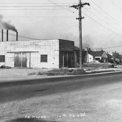 Photograph of Main Street between 9th and 10th streets, Springfield, Oregon, 1946