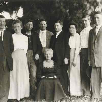 Photograph of Anderson Family posed together, undated