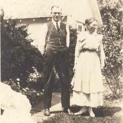 Photograph of Jim and Lorena Laxton (?), 1914