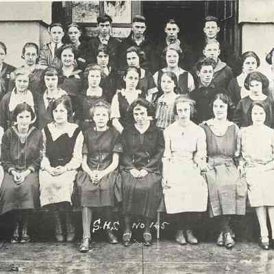 Photograph of Springfield High School students, Springfield, Oregon, 1925.