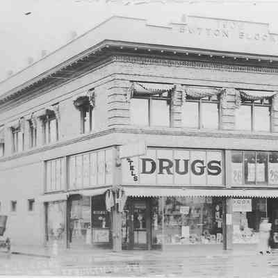 Photograph of Ketel's Drugstore, Springfield, 1916