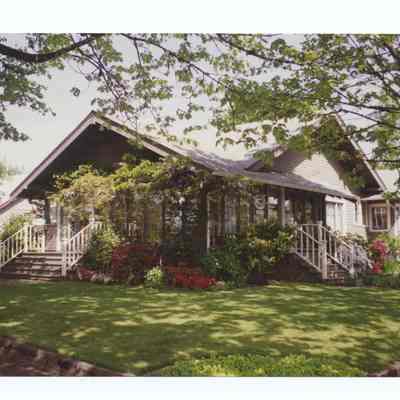 Photograph of the May House, 546 D Street, Springfield, circa 1990