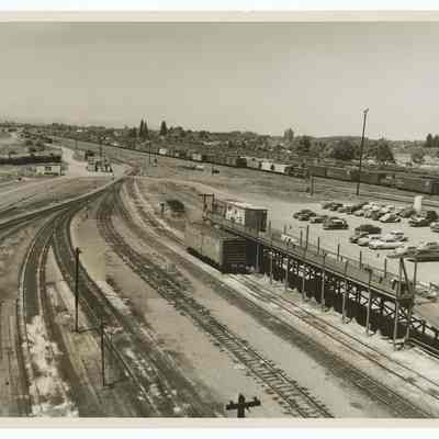 Photograph of Southern Pacific Railway roundhouse and depot, Eugene, 1954