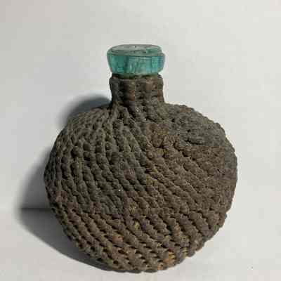 Glass bottle