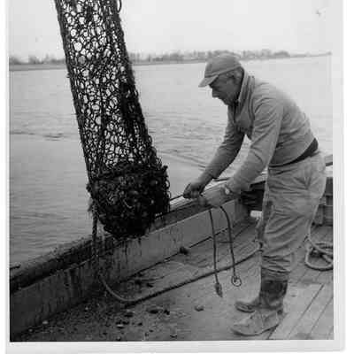 Blount Seafood B-4 25x20 black and white glossy