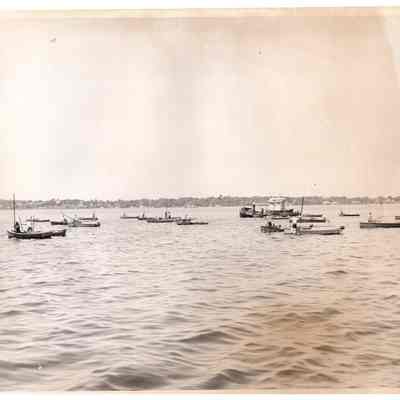 Blount Seafood Corp Warren R.I. boats 3 25x21 glossy black and white