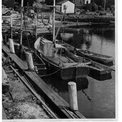 Blount Seafood Corp Warren R.I. dock 25x20 glossy black and white