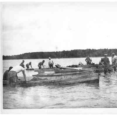 Blount Seafood Corp Warren R.I. fishermen 25x20 glossy black and white