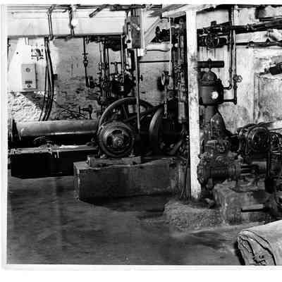 Blount Seafood Corp Warren R.I. machinery 2 25x20 glossy black and white