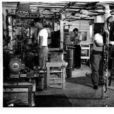 Blount Seafood Corp Warren R.I. men working in the shop 25x20 glossy black and white