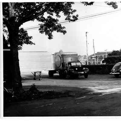 Blount Seafood Corp Warren R.I. trucks 25x21 glossy black and white