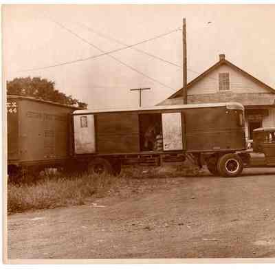 Blount Seafood Corp Warren R.I. Union 1950 unloading 25x21 glossy black and white
