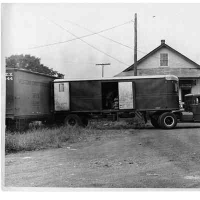 Blount Seafood Corp Warren R.I. unloading truck 25x20 glossy black and white: Blount Seafood Corp Warren R.I. unloading truck 25x20 glossy black and white