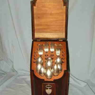 Box, knife