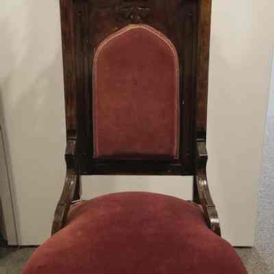 Chair, Altar