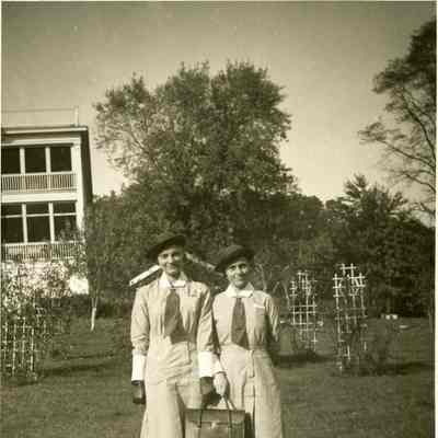 Jane Slick (left) and Evelyn Freelove Sherrill (Mrs. J. B. King Seegar and Mrs. Albert H. Locke)