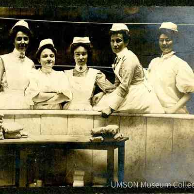 Student Nurses, University Hospital surgical ampitheatre, 1904