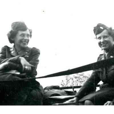 Doris V. Whitehurst, DIN 1935 and Bea Abrahamson in Marseilles, France, 1945