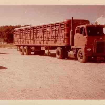 Smeal Cattle Trucks