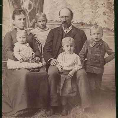 Nisley Family Portrait