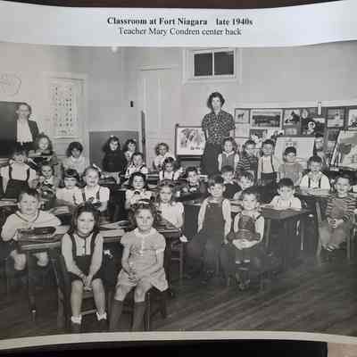 Fort Niagara school