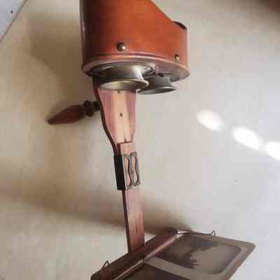 Stereoscope viewer and stereo photographs