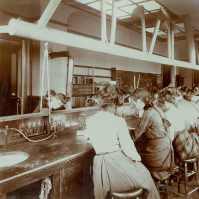 Berkeley High School - Chemistry Class