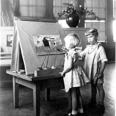 Schoolchildren painting