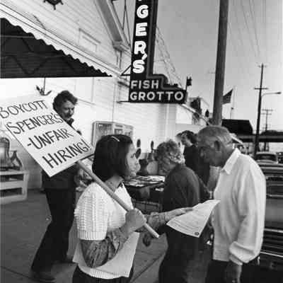 Picketers, Spenger's Fish Grotto