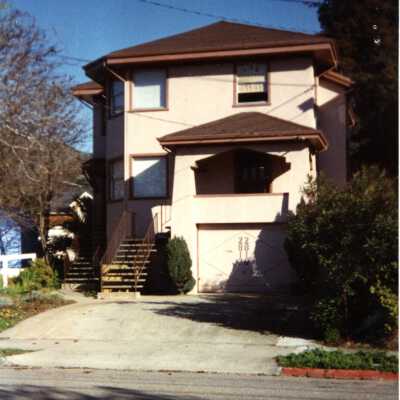 Stucco house at 2817-2819 Russell Street
