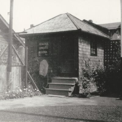 Little square house in the backyard of Benvenue Wireless Station