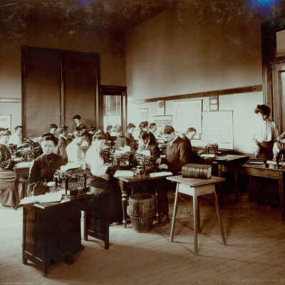 Berkeley High School - Typewriting class