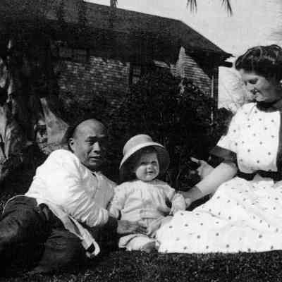 Lee Tong and Sims Family