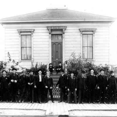 A group photo in front of the Mike Connolly home