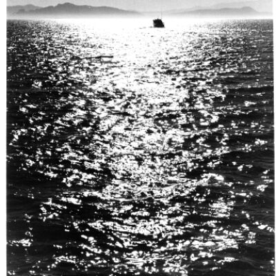 Boat heading across San Francisco Bay