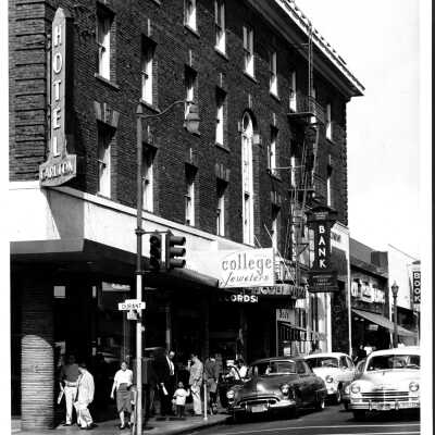 Carlton Hotel