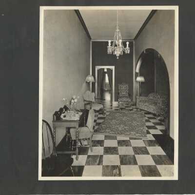 49: Hotel Whitecotton? Small lounge? 