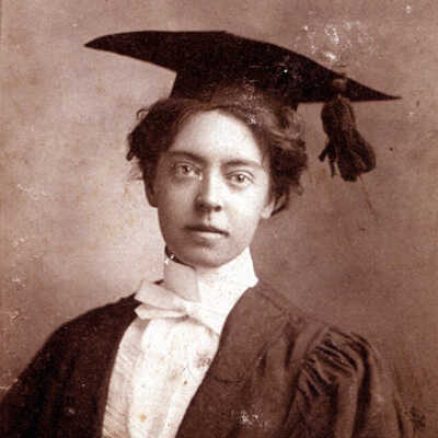 Leonore Ginno's Graduation Portrait