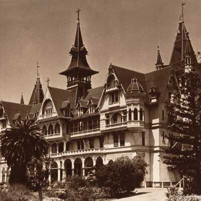 Peralta Hotel