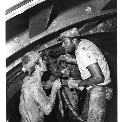 Workers in BART trans-bay tube