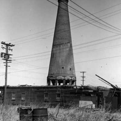 O'Neall Glass Works smokestack