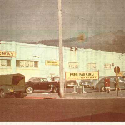 Safeway store at College Avenue and Russell Street