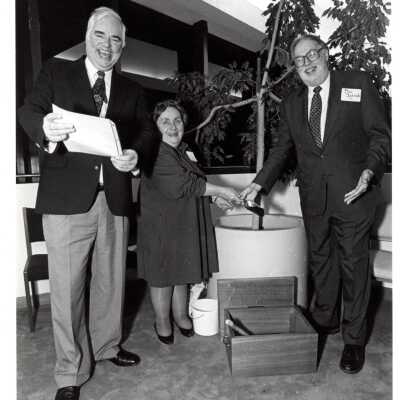 Shirley Dean and Don Jelinek bury the hatchet.