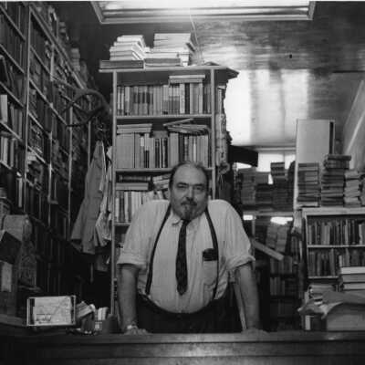 E. J. Schilling, Mgr., Creed's Book Store