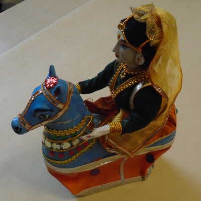 statue