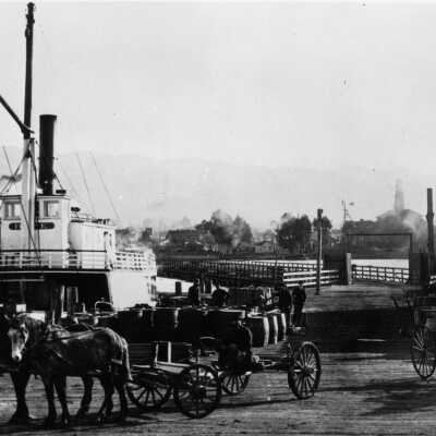 Berkeley Wharf - steamer "Hope"