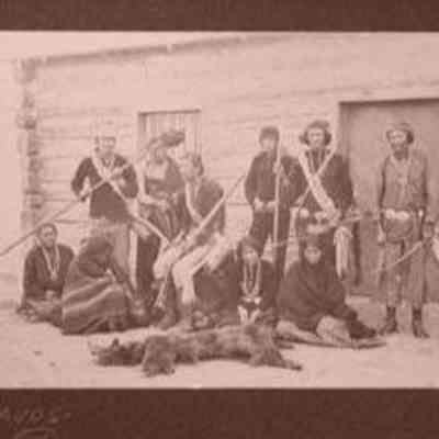 Navajo Group - Return of the Bear Hunters