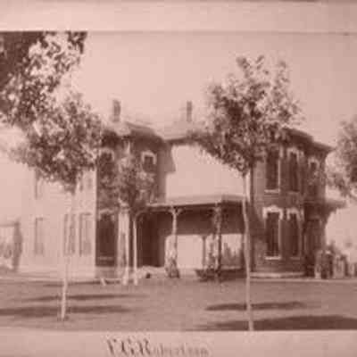 F.G. Robertson (Residence)