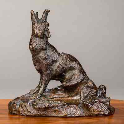 Howling Coyote